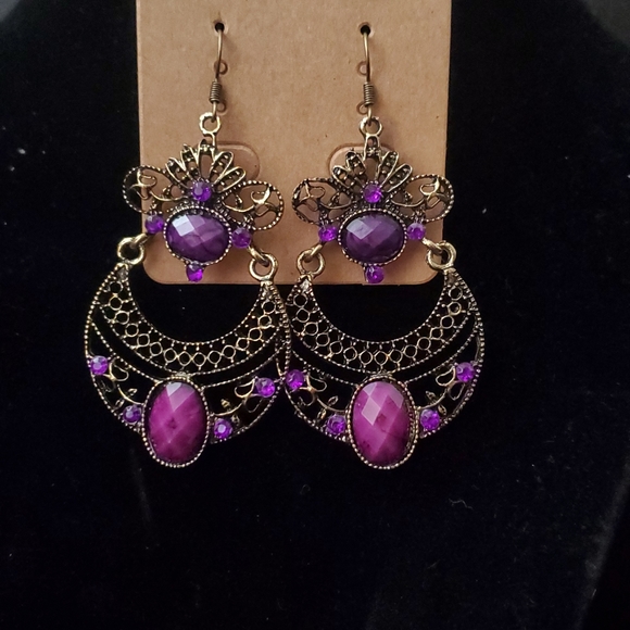 Purple, Fashion jewelry, Dangling Earring for everyone!! - Picture 2 of 2